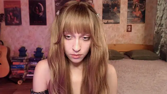 Snapshot of Friendly_Ellie chatting on 07-02-26, 12:21 Friendly Ellie online show from 07-02-26, 12:21