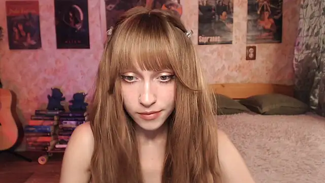 Snapshot of Friendly_Ellie chatting on 07-07-26, 12:46 Friendly Ellie online show from 07-07-26, 12:46