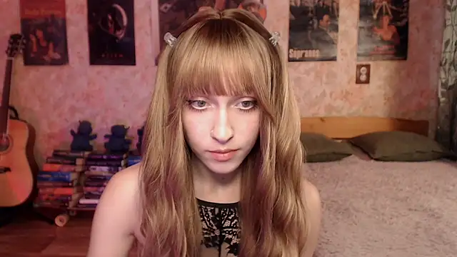 Snapshot of Friendly_Ellie chatting on 07-17-26, 11:28 Friendly Ellie online show from 07-17-26, 11:28