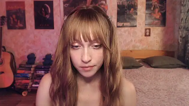 Snapshot of Friendly_Ellie chatting on 07-20-26, 02:26 Friendly Ellie online show from 07-20-26, 02:26