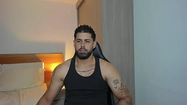 Snapshot of Justyn_Torres chatting on 01-05-25, 06:02 Justyn Torres online show from 01-05-25, 06:02