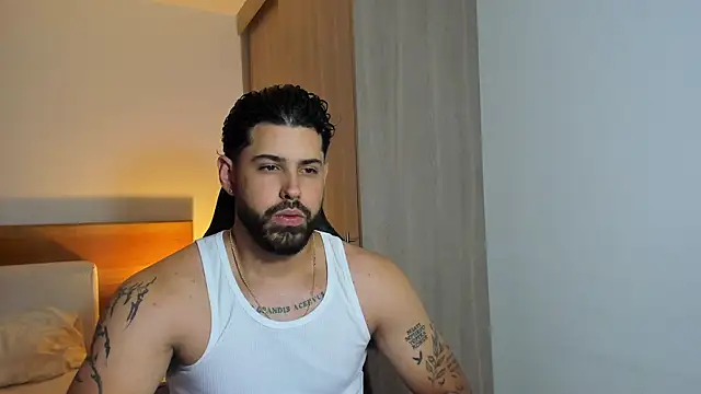 Snapshot of Justyn_Torres chatting on 02-25-25, 01:09 Justyn Torres online show from 02-25-25, 01:09