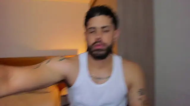 Snapshot of Justyn_Torres chatting on 02-25-25, 03:05 Justyn Torres online show from 02-25-25, 03:05