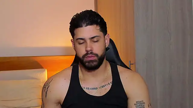 Snapshot of Justyn_Torres chatting on 02-26-25, 02:25 Justyn Torres online show from 02-26-25, 02:25