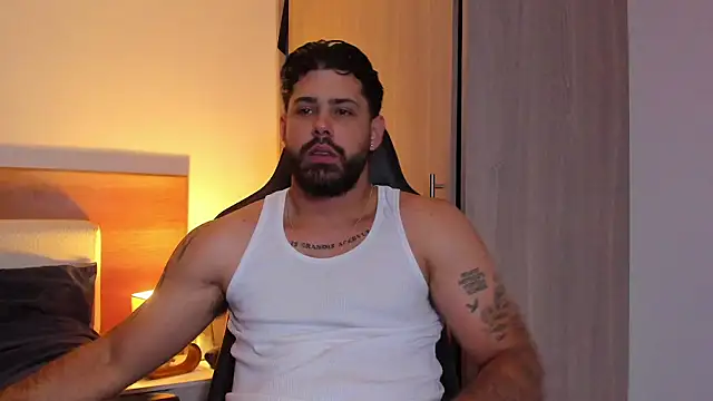 Snapshot of Justyn_Torres chatting on 03-08-25, 07:31 Justyn Torres online show from 03-08-25, 07:31