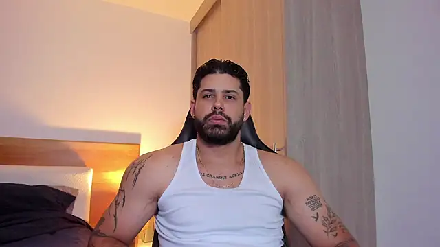 Snapshot of Justyn_Torres chatting on 03-10-25, 09:18 Justyn Torres online show from 03-10-25, 09:18