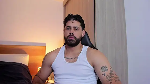 Snapshot of Justyn_Torres chatting on 03-11-25, 02:51 Justyn Torres online show from 03-11-25, 02:51