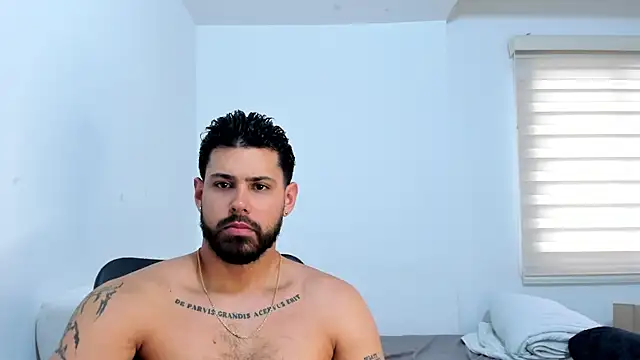 Snapshot of Justyn_Torres chatting on 10-21-25, 11:55 Justyn Torres online show from 10-21-25, 11:55