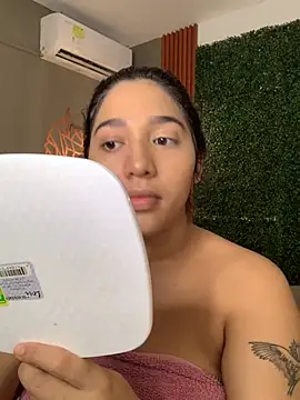 Snapshot of Amandanauty chatting on 12-12-24, 09:04 Amandanauty online show from 12-12-24, 09:04