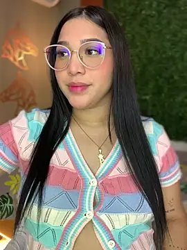 Snapshot of Amandanauty chatting on 12-22-24, 02:06 Amandanauty online show from 12-22-24, 02:06