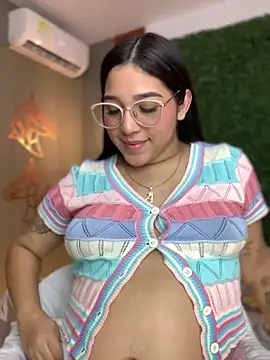 Snapshot of Amandanauty chatting on 12-22-24, 05:12 Amandanauty online show from 12-22-24, 05:12