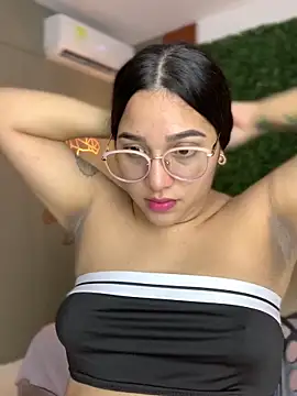 Snapshot of Amandanauty chatting on 01-16-25, 04:38 Amandanauty online show from 01-16-25, 04:38