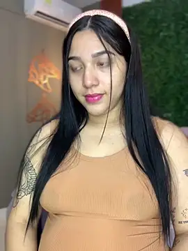 Snapshot of Amandanauty chatting on 01-18-25, 11:55 Amandanauty online show from 01-18-25, 11:55