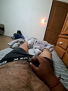 Snapshot of Calamaco07 chatting on 10-08-25, 05:27 Calamaco07 online show from 10-08-25, 05:27