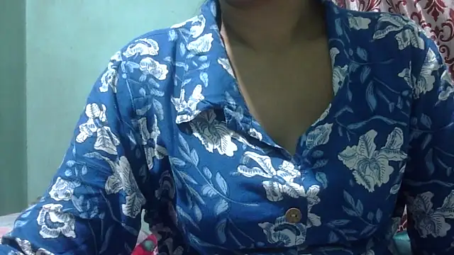 Snapshot of AVNI09- chatting on 12-22-25, 10:01 AVNI09- online show from 12-22-25, 10:01