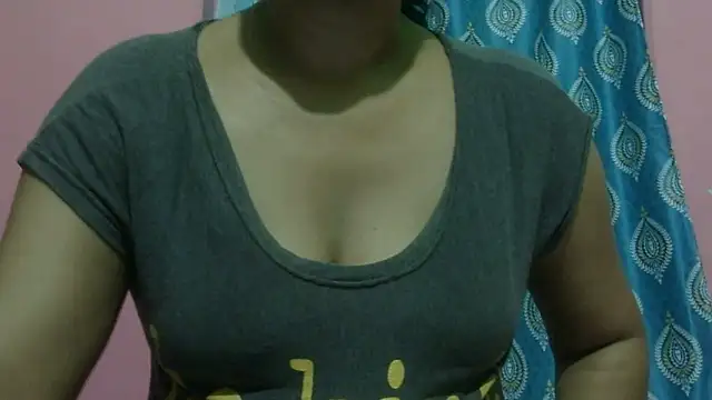 Snapshot of AVNI09- chatting on 06-17-26, 01:45 AVNI09- online show from 06-17-26, 01:45