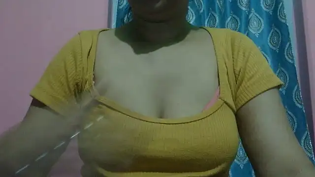 Snapshot of AVNI09- chatting on 06-19-26, 12:53 AVNI09- online show from 06-19-26, 12:53