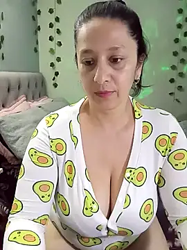 Snapshot of camilalatti chatting on 02-02-25, 10:17 camilalatti online show from 02-02-25, 10:17