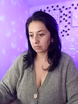 Snapshot of camilalatti chatting on 02-24-25, 12:09 camilalatti online show from 02-24-25, 12:09