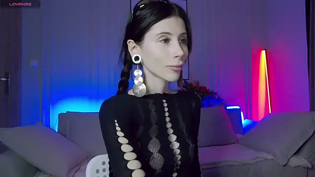 Snapshot of Your_Nicolett chatting on 12-30-24, 03:25 Your Nicolett online show from 12-30-24, 03:25