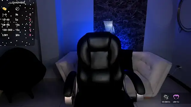 Snapshot of NickyLawson chatting on 02-03-25, 12:47 NickyLawson online show from 02-03-25, 12:47