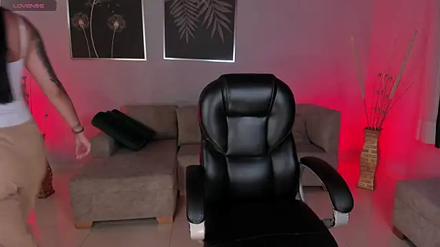 Snapshot of NickyLawson chatting on 01-09-26, 04:26 NickyLawson online show from 01-09-26, 04:26