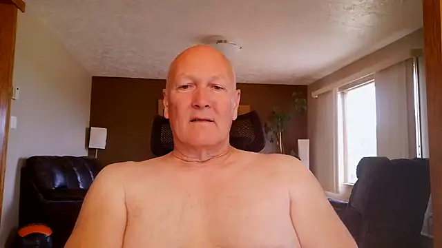 Snapshot of BasicAnt chatting on 06-16-26, 02:30 BasicAnt online show from 06-16-26, 02:30
