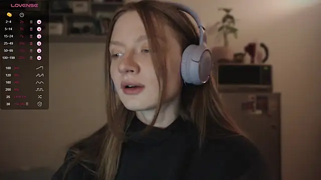 Snapshot of mollytuck chatting on 12-15-24, 02:48 mollytuck online show from 12-15-24, 02:48