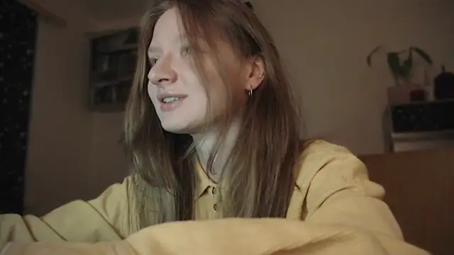 Snapshot of mollytuck chatting on 01-05-25, 04:16 mollytuck online show from 01-05-25, 04:16