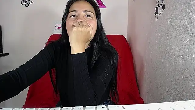 Snapshot of hanna_girl21 chatting on 03-07-25, 07:49 hanna girl21 online show from 03-07-25, 07:49