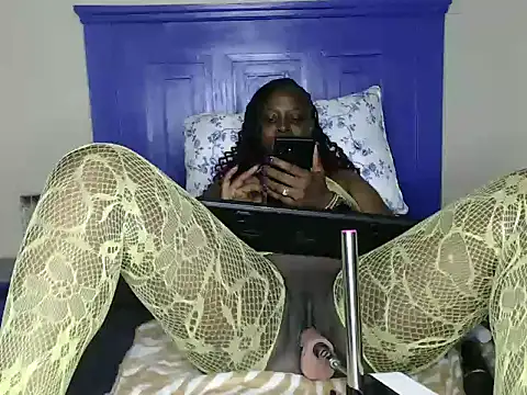 Snapshot of FlowJoh chatting on 11-12-25, 02:45 FlowJoh online show from 11-12-25, 02:45