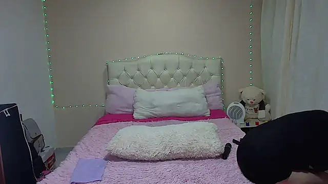 candycarson1 online show from 03-05-26, 06:42