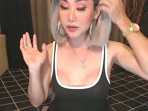 Snapshot of JustForCassie chatting on 03-10-26, 01:10 JustForCassie online show from 03-10-26, 01:10