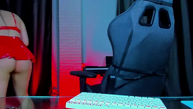 QueenAliss online show from 12-26-24, 05:30