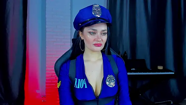 QueenAliss online show from 02-06-25, 02:22