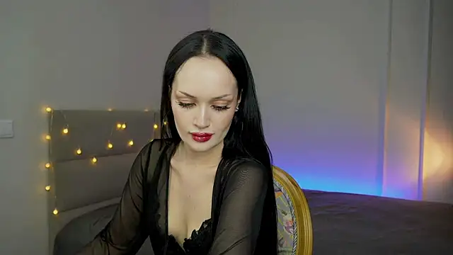 Snapshot of QueenAliss chatting on 07-05-26, 01:18 QueenAliss online show from 07-05-26, 01:18