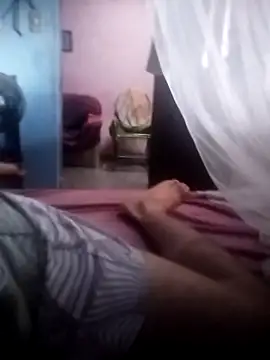 Snapshot of Emanuel45js chatting on 01-27-25, 07:03 Emanuel45js online show from 01-27-25, 07:03