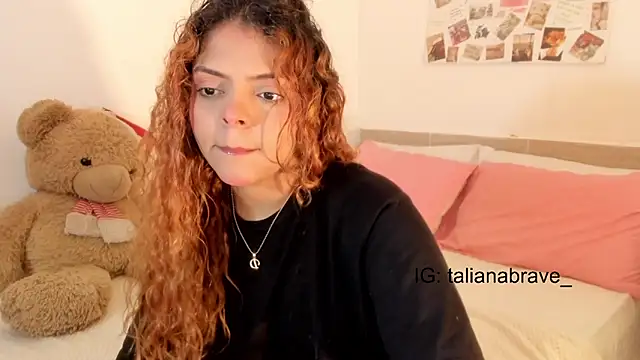 Snapshot of ValienteGirl_ chatting on 10-17-25, 01:20 ValienteGirl online show from 10-17-25, 01:20