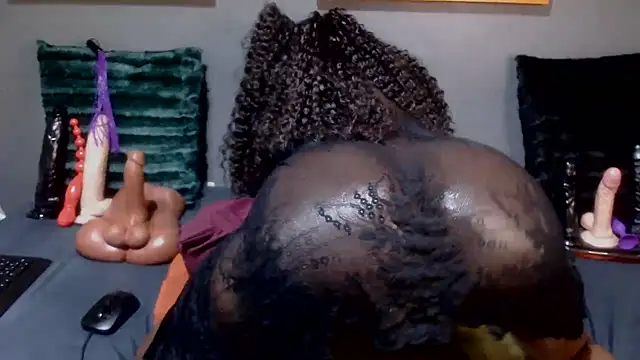 DarkNSpicy4U online show from 10-05-25, 01:37