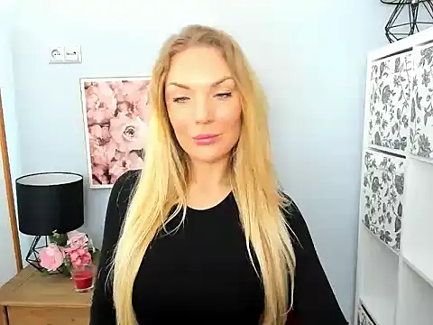 AulloraHoney online show from 03-10-25, 06:16