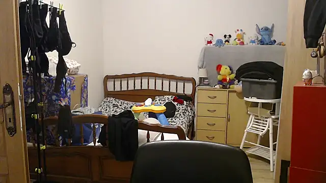 steph19x5 online show from 12-15-25, 07:23