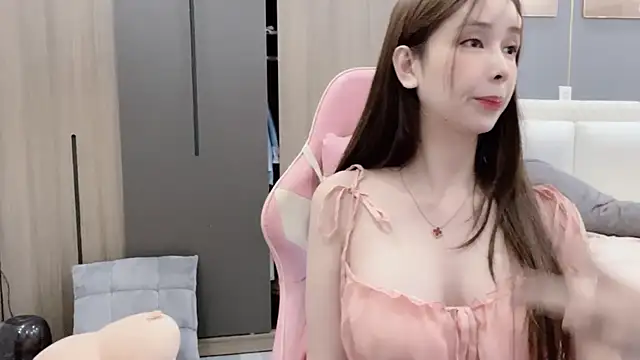 Snapshot of ANNA102 chatting on 02-06-26, 08:18 ANNA102 online show from 02-06-26, 08:18