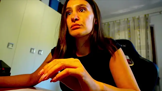 Snapshot of GodlyTheia chatting on 10-12-25, 11:42 GodlyTheia online show from 10-12-25, 11:42