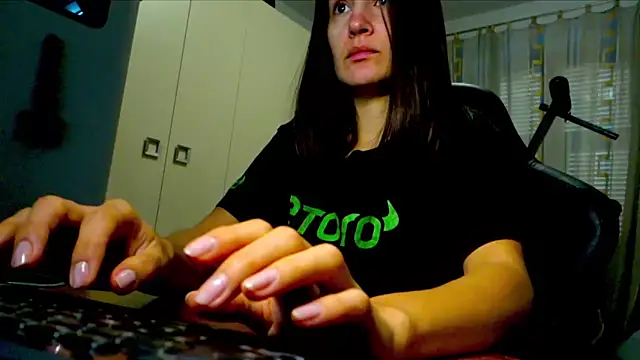 Snapshot of GodlyTheia chatting on 11-18-25, 09:47 GodlyTheia online show from 11-18-25, 09:47