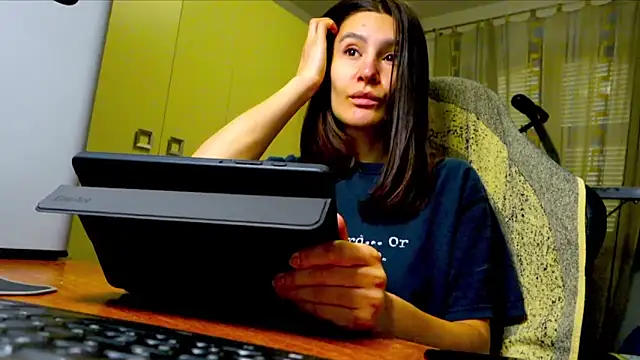 Snapshot of GodlyTheia chatting on 12-15-25, 10:08 GodlyTheia online show from 12-15-25, 10:08