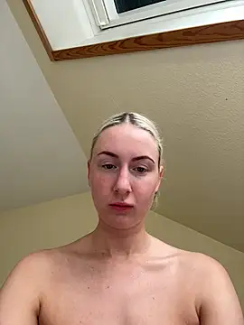 Snapshot of CutieEmy chatting on 03-16-25, 12:11 CutieEmy online show from 03-16-25, 12:11