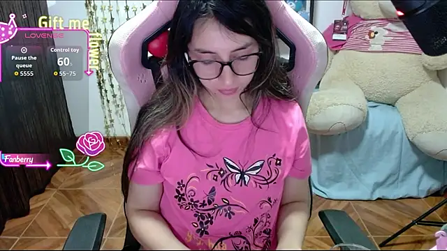 Maggie Fox3 online show from 09-22-25, 03:19