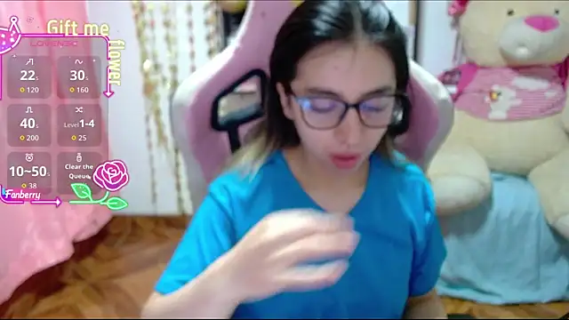 Maggie Fox3 online show from 10-25-25, 12:51