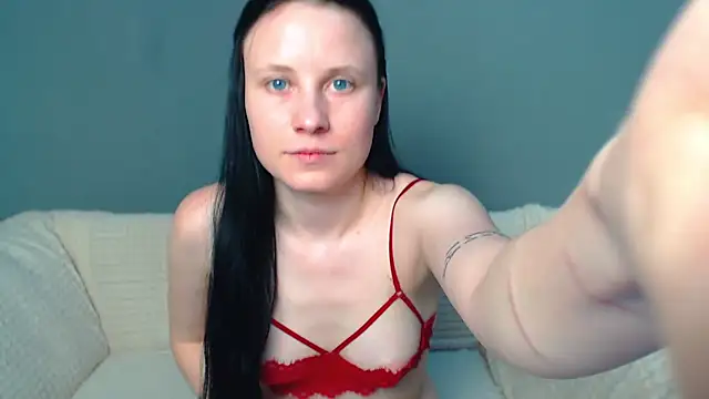 Snapshot of VikiKelt chatting on 02-15-25, 06:33 VikiKelt online show from 02-15-25, 06:33