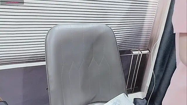 pelue online show from 04-11-26, 01:21